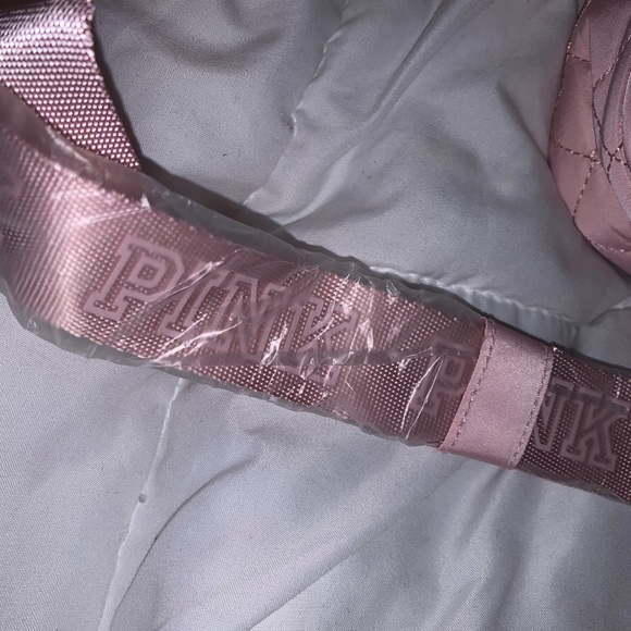 Adorable pink quilted belt bag - Picture 3 of 5